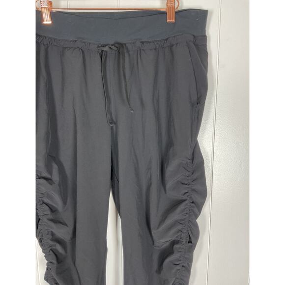 Athleta Women's Attitude Pant in Black Ruched Seams Unlined Jogger Style 10P - Picture 5 of 16